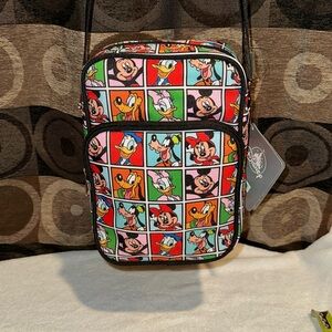 DISNEYLAND RESORT EXCLUSIVE MICKEY&FRIENDS Crossbody Bag.
